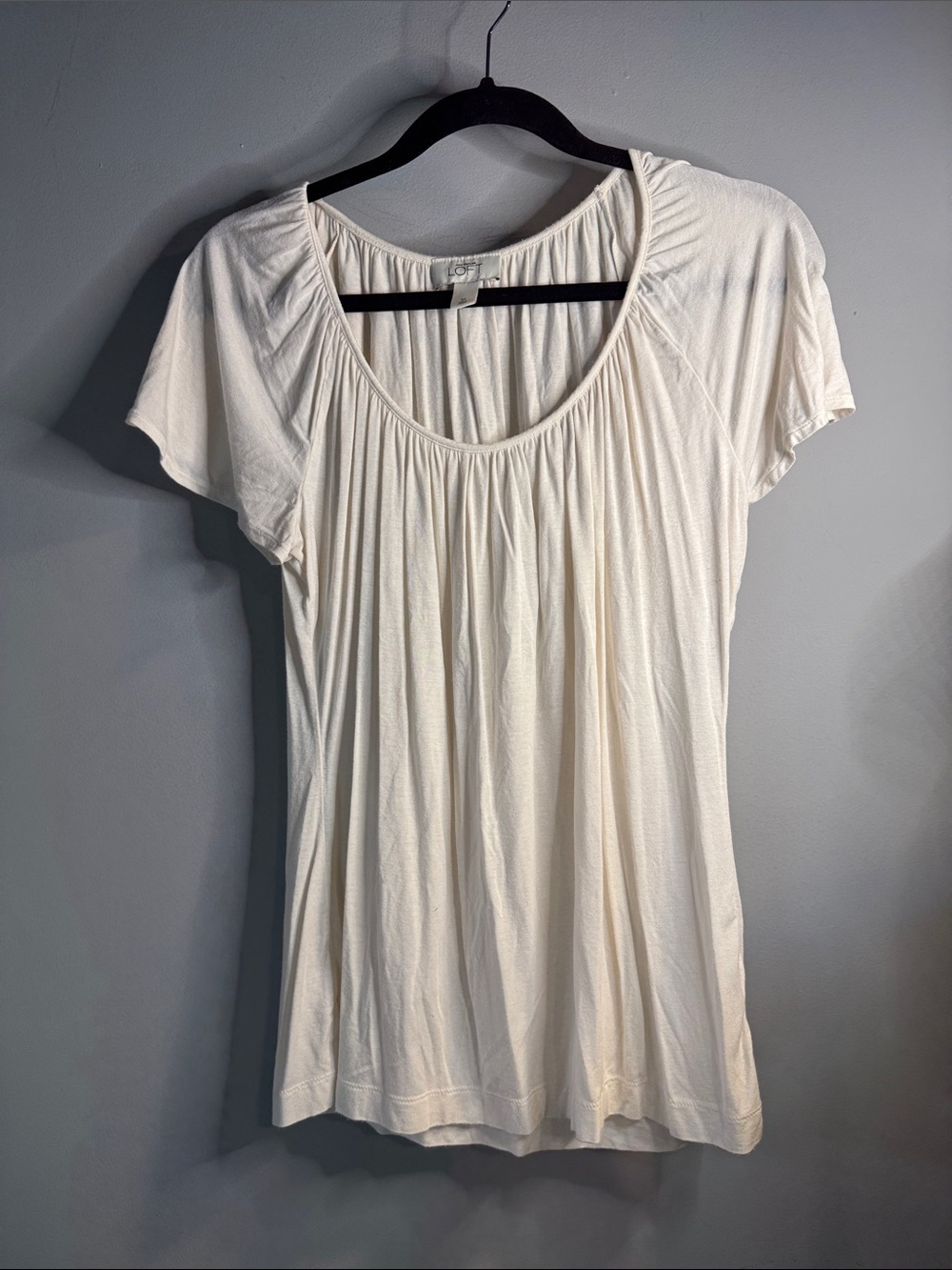 LOFT Cream Scoop-Neck Short Sleeve Top